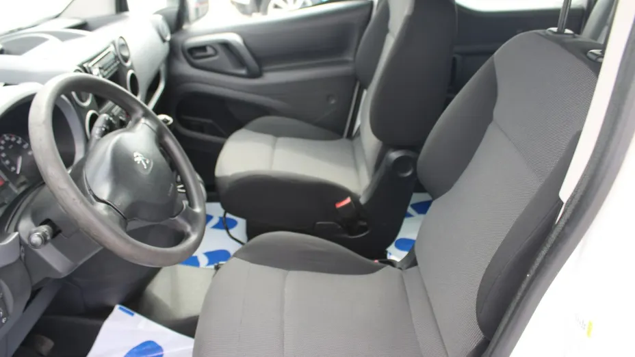 PEUGEOT Partner -