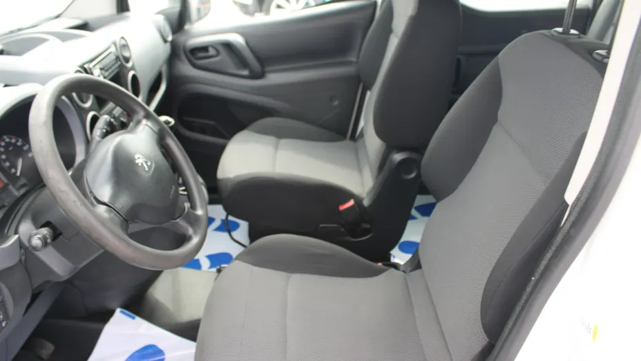 PEUGEOT Partner -