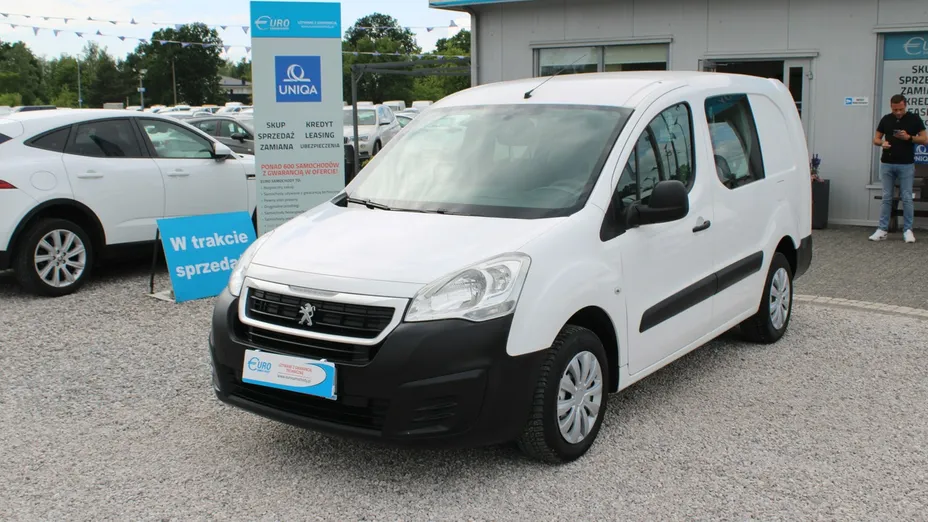 PEUGEOT Partner -