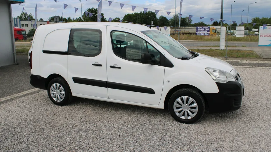PEUGEOT Partner -
