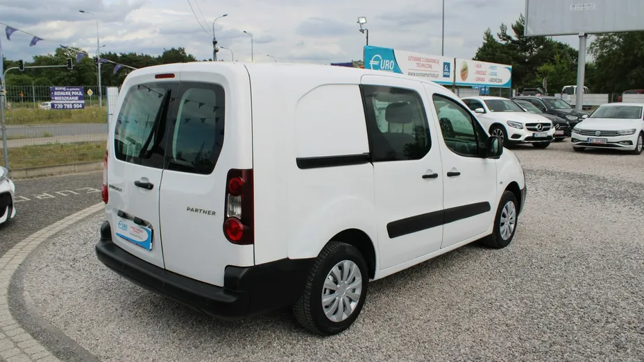 PEUGEOT Partner -