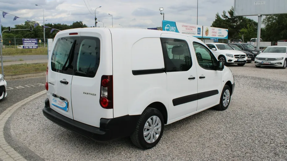 PEUGEOT Partner -