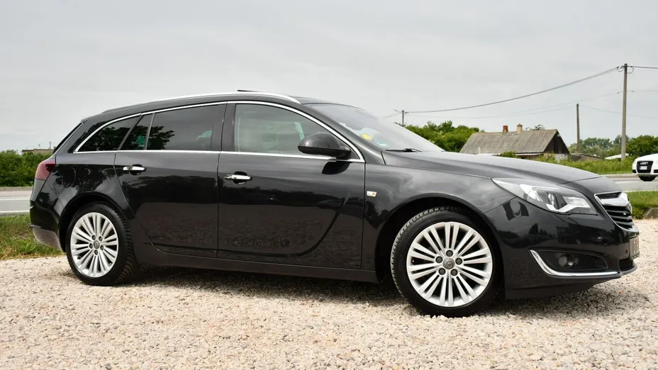 OPEL Insignia -