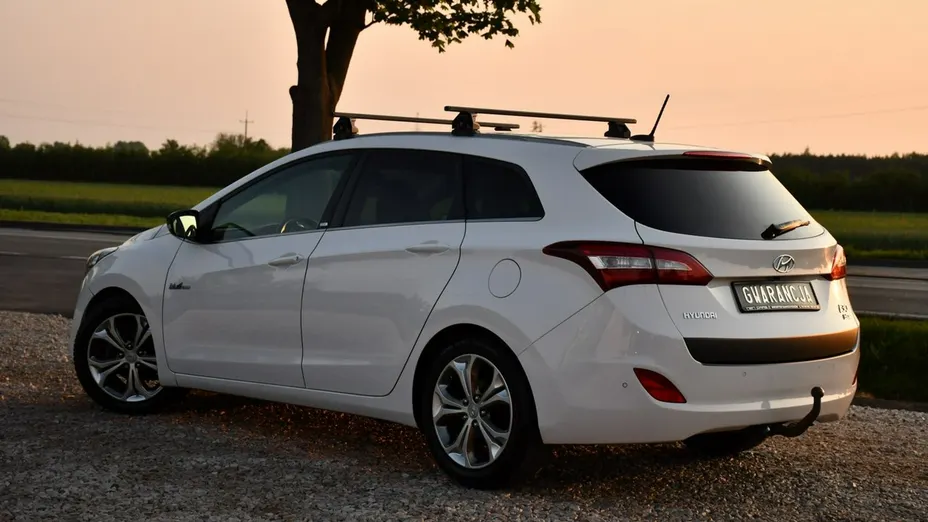 HYUNDAI i30 -