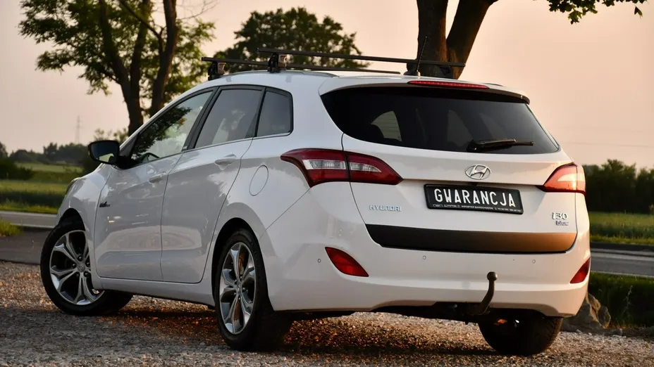 HYUNDAI i30 -