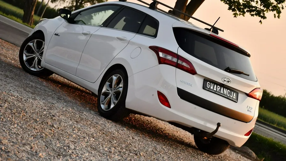 HYUNDAI i30 -