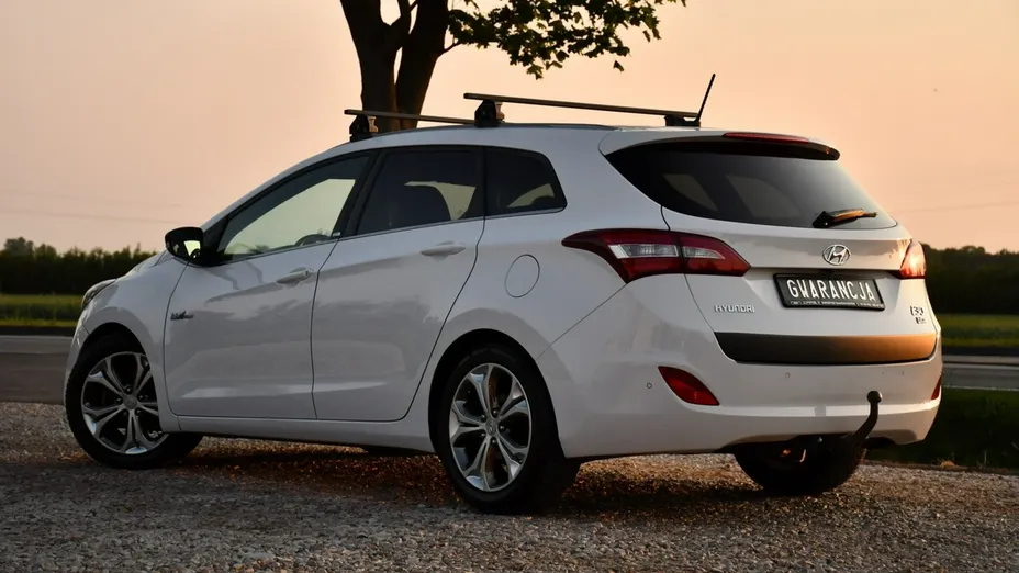 HYUNDAI i30 -
