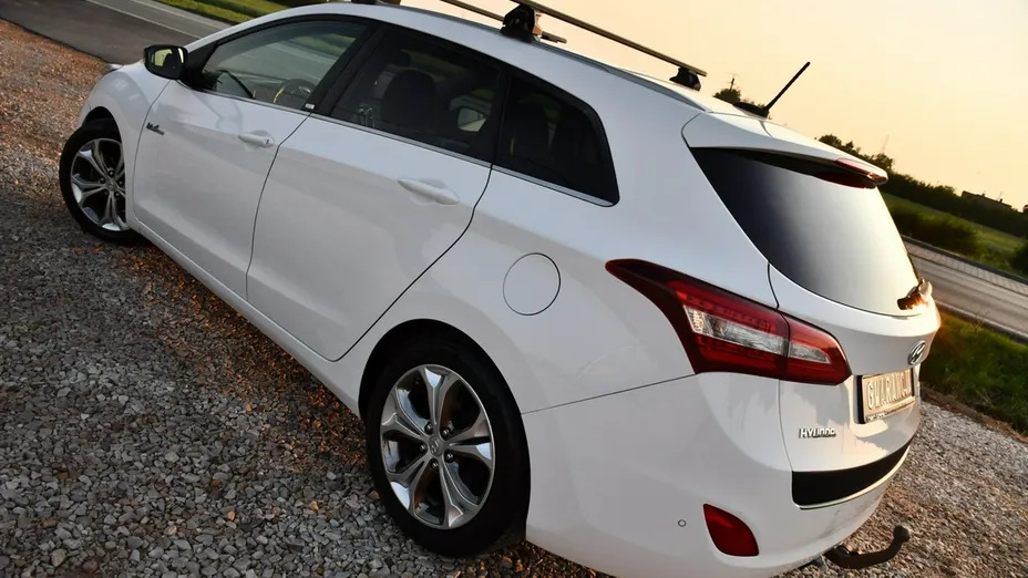 HYUNDAI i30 -