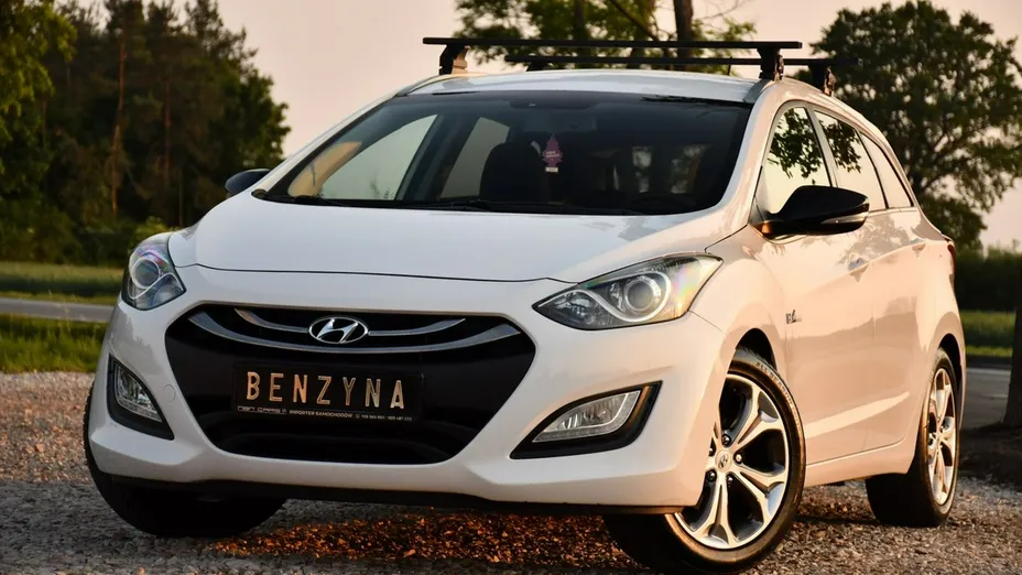 HYUNDAI i30 -