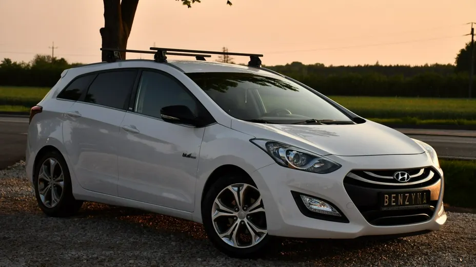 HYUNDAI i30 -