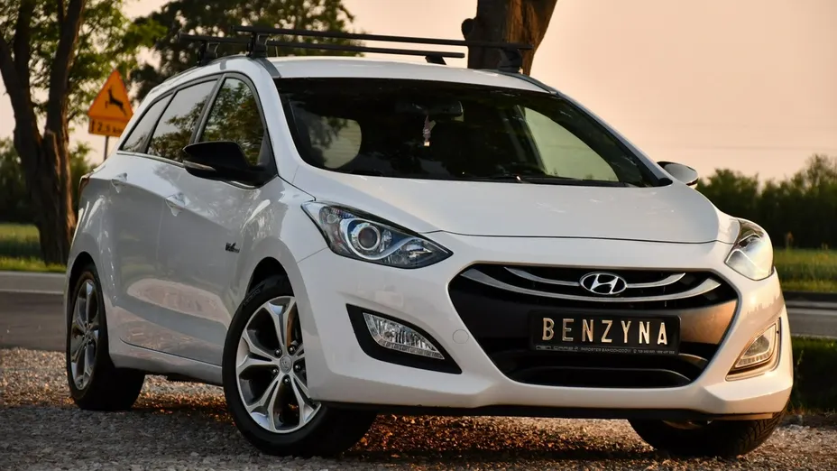 HYUNDAI i30 -