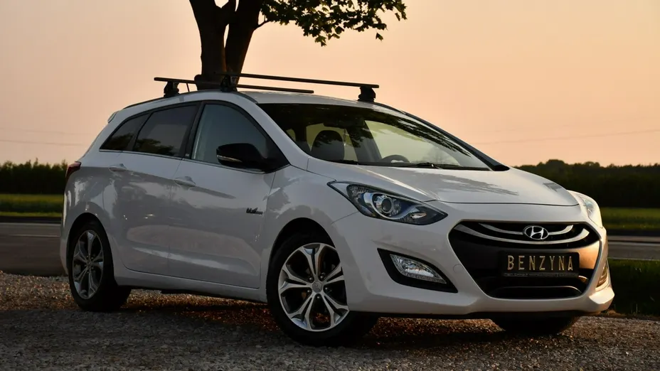 HYUNDAI i30 -