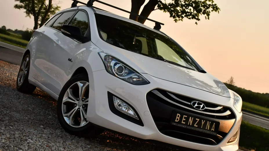 HYUNDAI i30 -