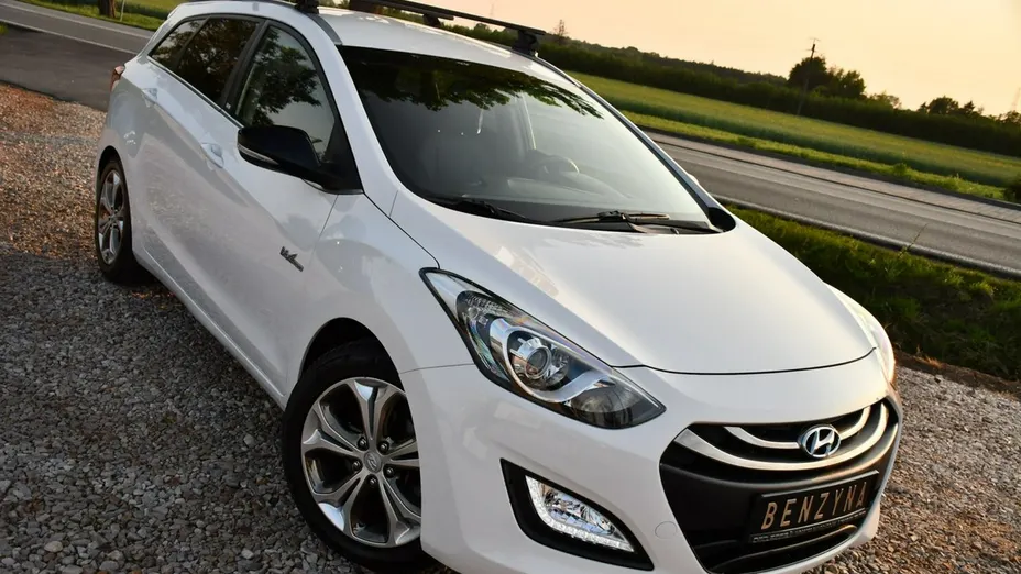 HYUNDAI i30 -