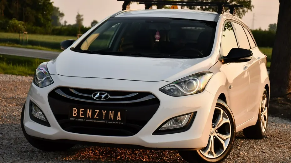 HYUNDAI i30 -