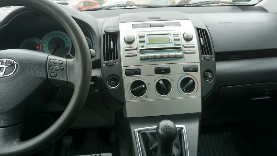 TOYOTA Corolla Verso -