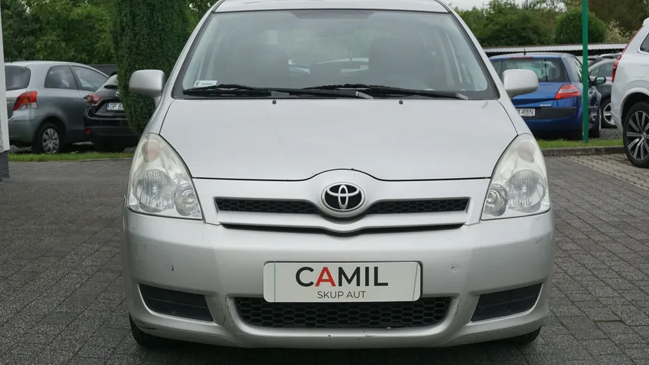 TOYOTA Corolla Verso -
