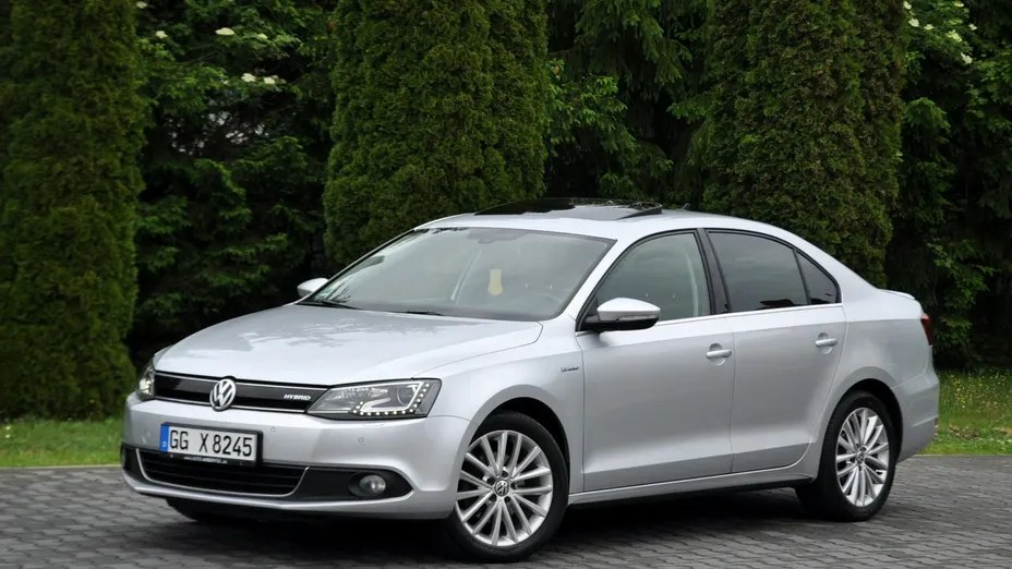 VOLKSWAGEN Jetta -