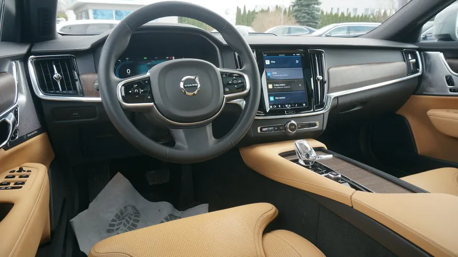 VOLVO V90 -