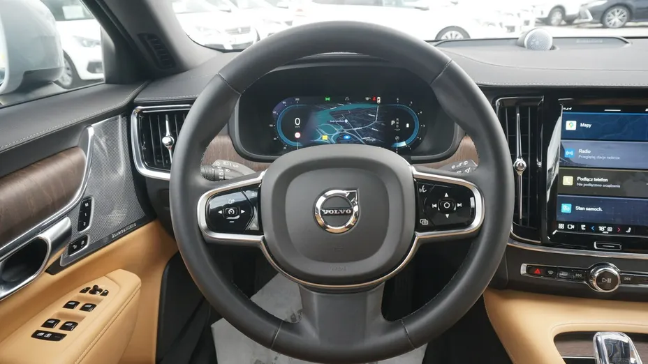 VOLVO V90 -