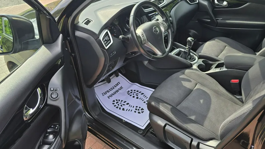 NISSAN Qashqai -