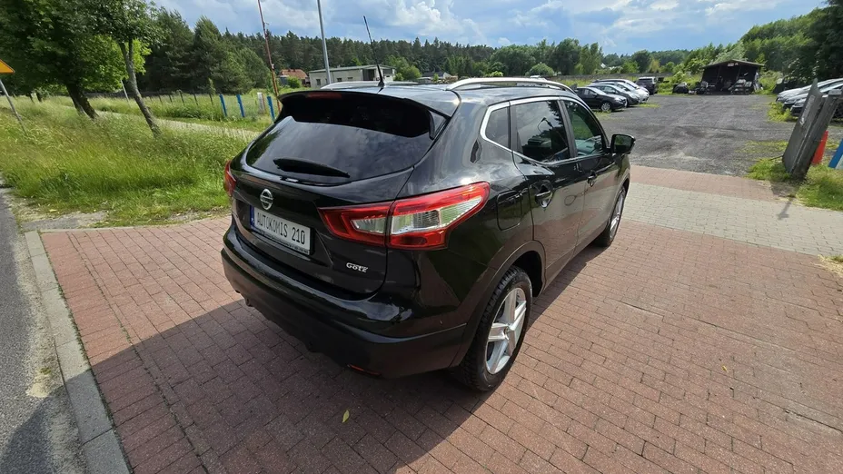 NISSAN Qashqai -