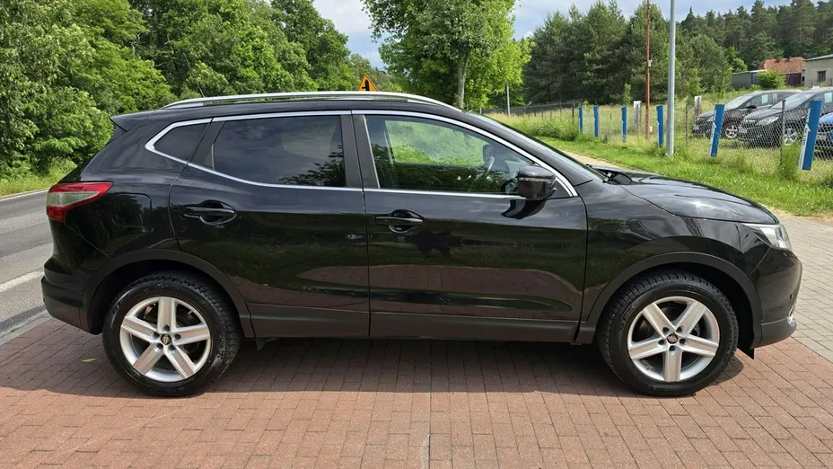 NISSAN Qashqai -