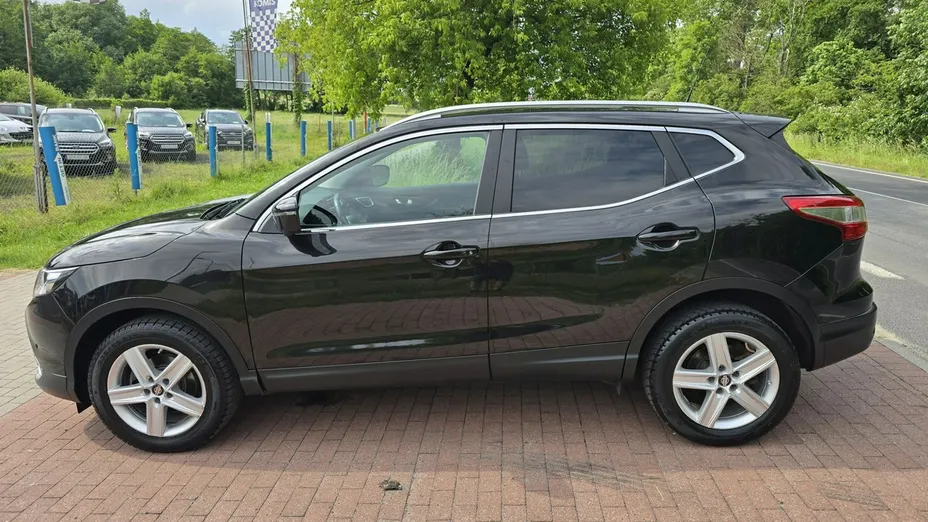 NISSAN Qashqai -