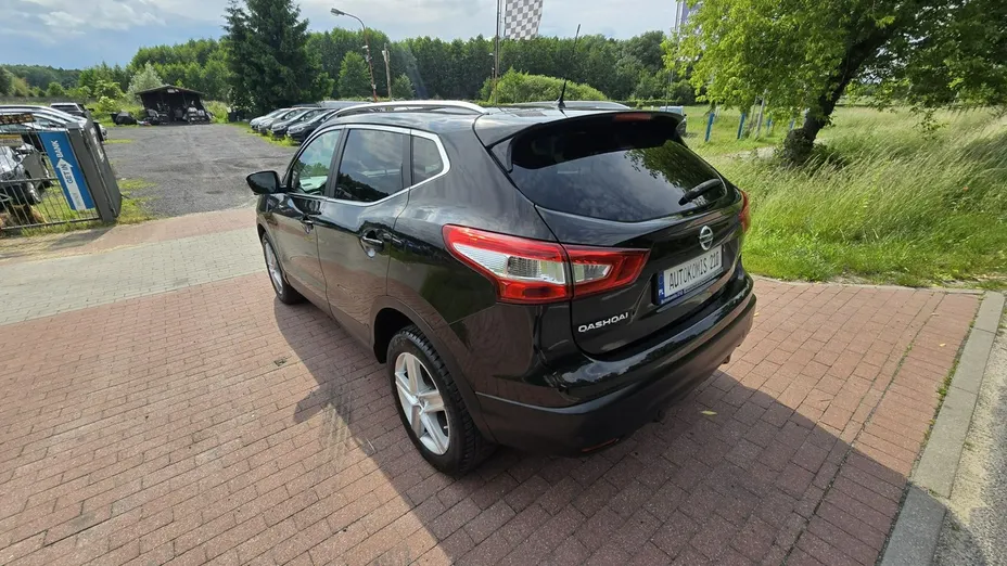 NISSAN Qashqai -