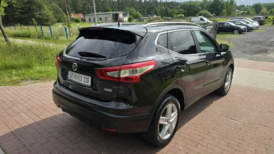 NISSAN Qashqai -