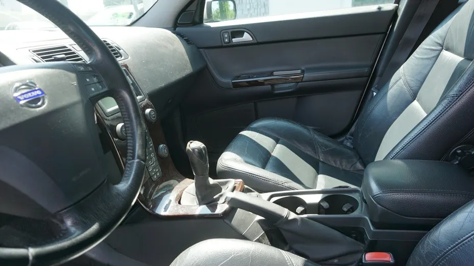 VOLVO V50 -
