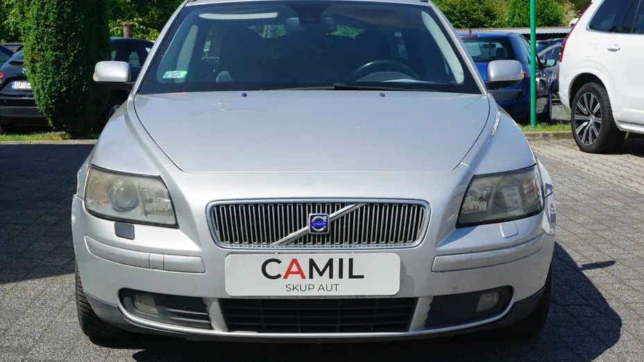 VOLVO V50 -