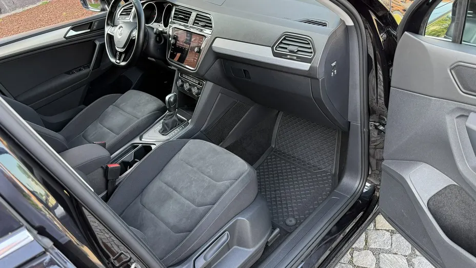 VOLKSWAGEN Tiguan -
