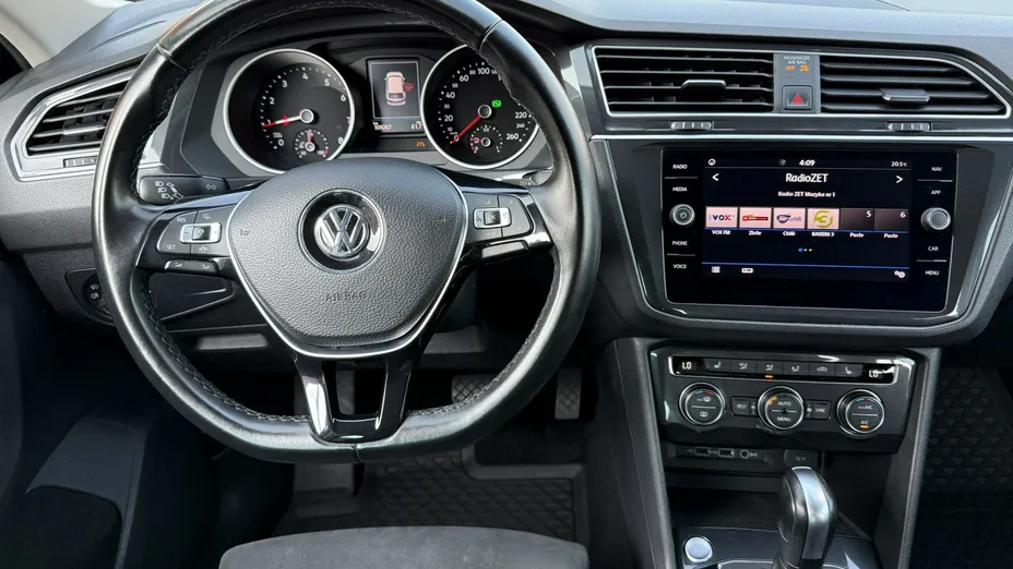 VOLKSWAGEN Tiguan -