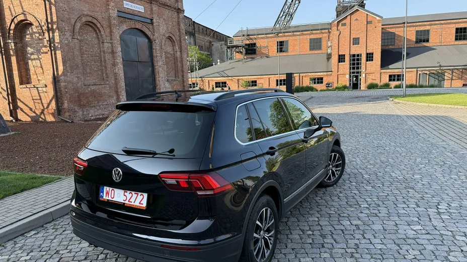 VOLKSWAGEN Tiguan -