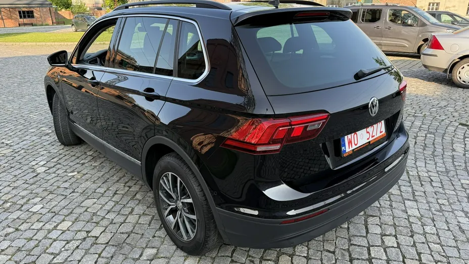 VOLKSWAGEN Tiguan -