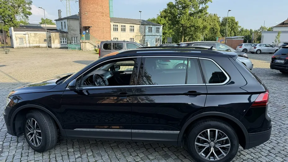 VOLKSWAGEN Tiguan -