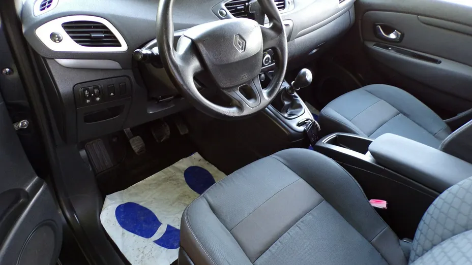 RENAULT Grand Scenic -