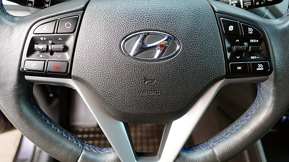 HYUNDAI Tucson -