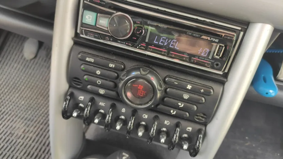 MINI One -
