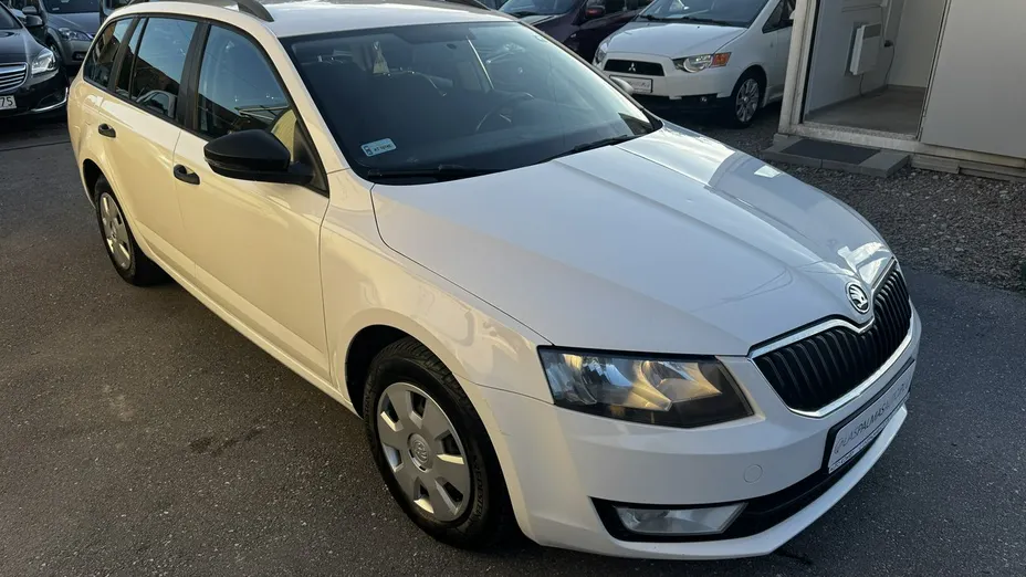 SKODA Octavia -
