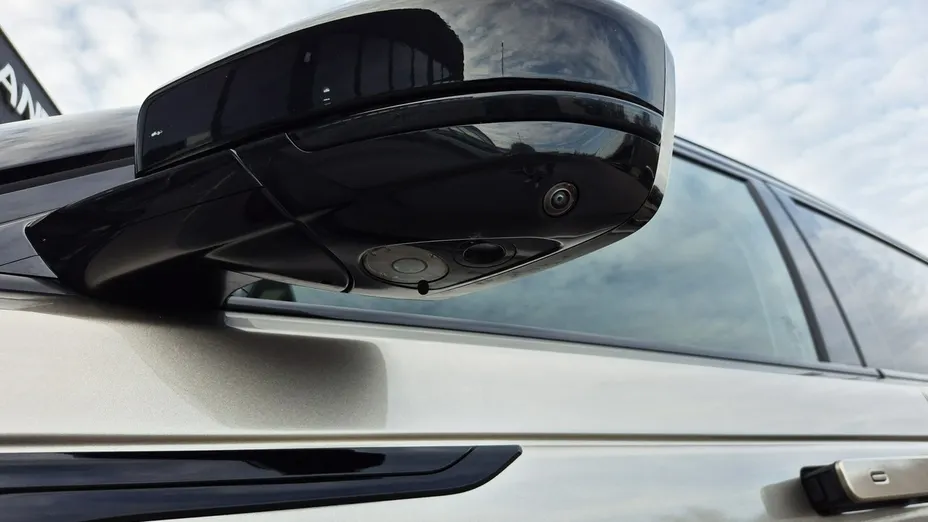 LAND ROVER Range Rover Velar -