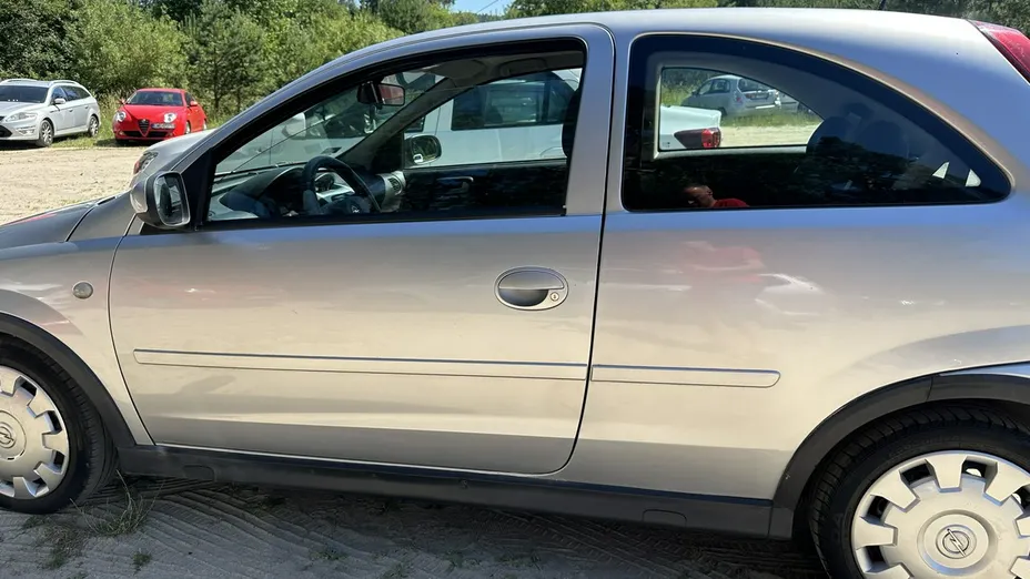 OPEL Corsa -