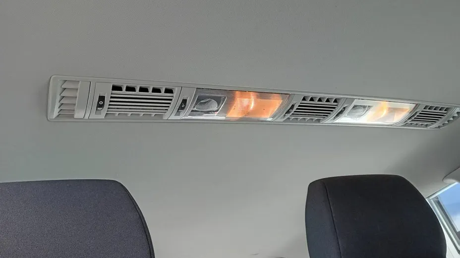VOLKSWAGEN Caravelle -