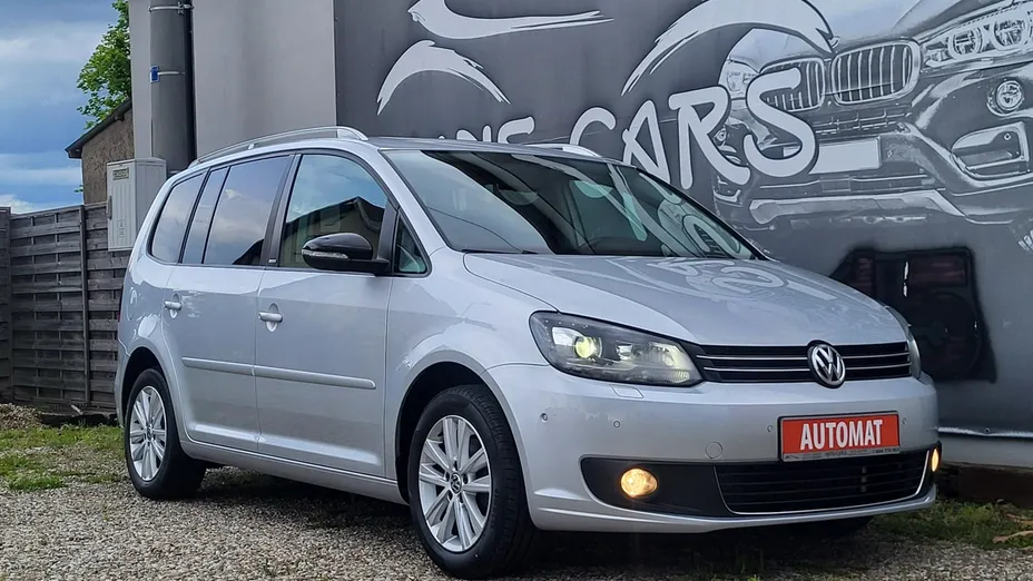 VOLKSWAGEN Touran -