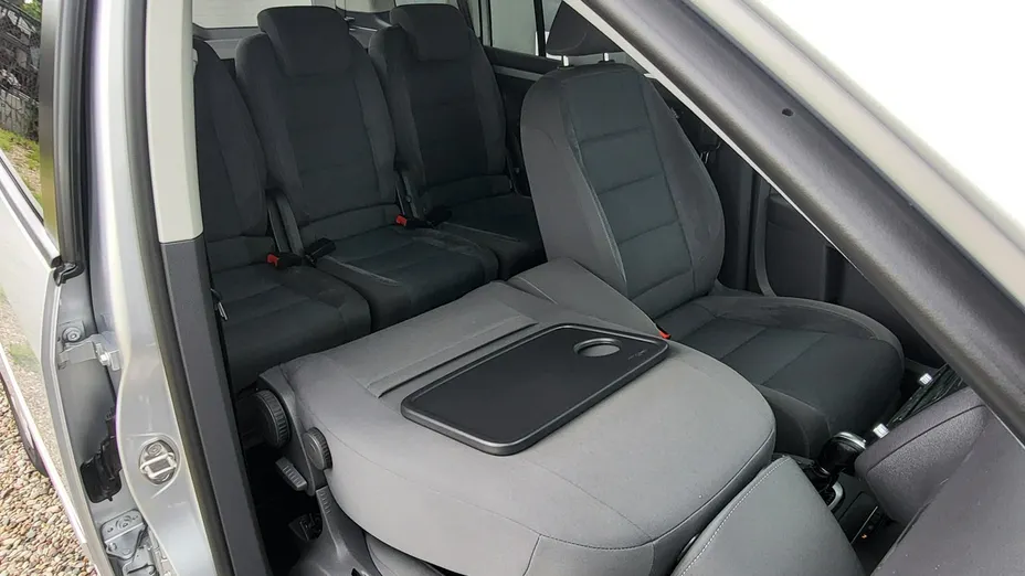VOLKSWAGEN Touran -