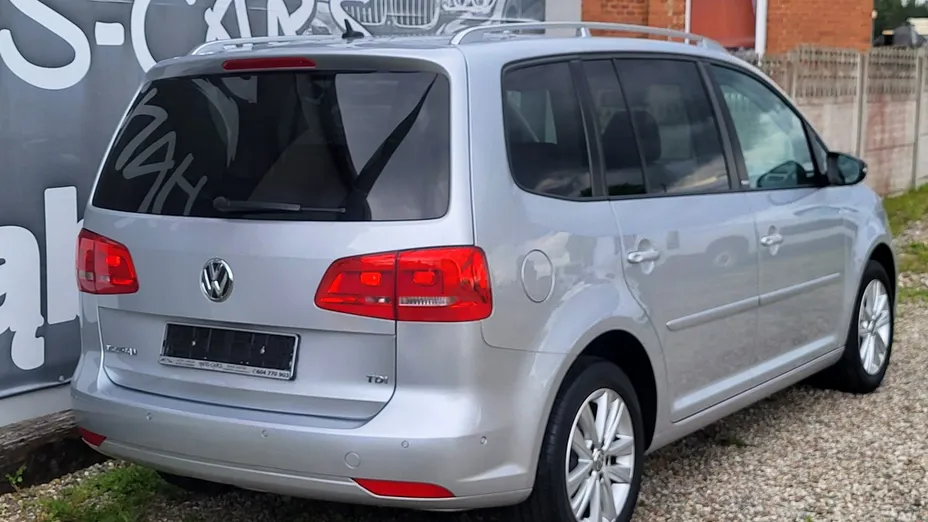 VOLKSWAGEN Touran -