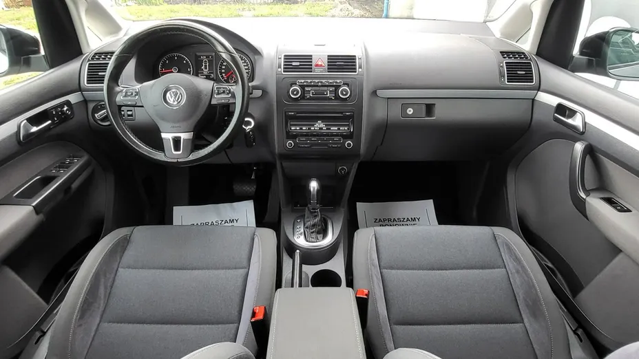 VOLKSWAGEN Touran -