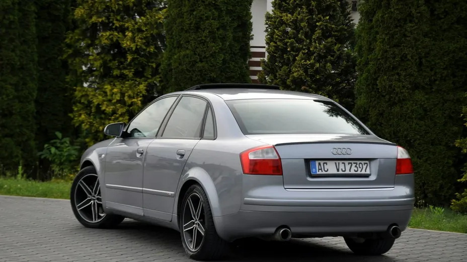 AUDI A4 -