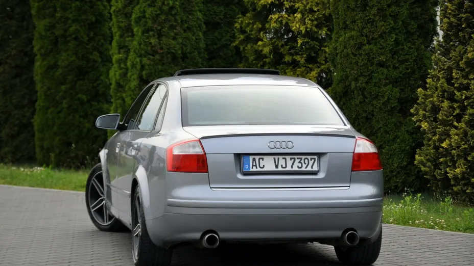 AUDI A4 -